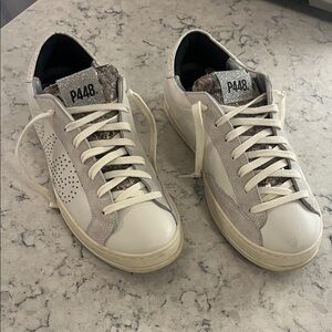 P448 John Sneaker